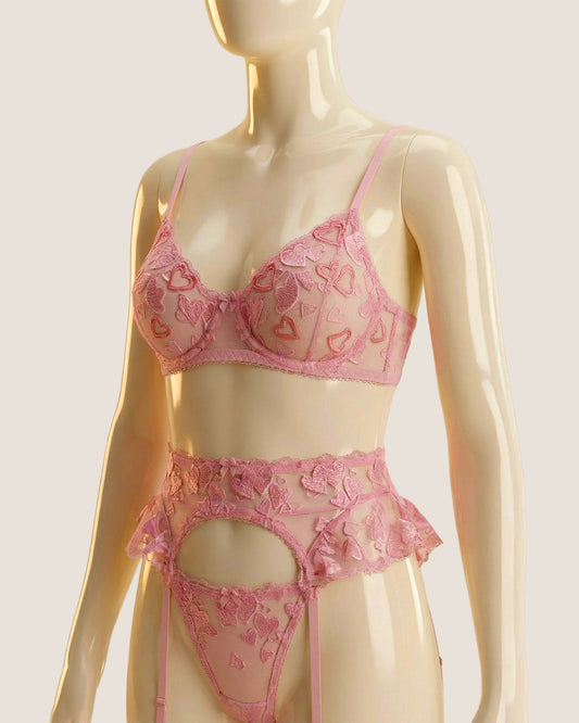 Blush Fantasy – Heart Lace Lingerie Set with Garter